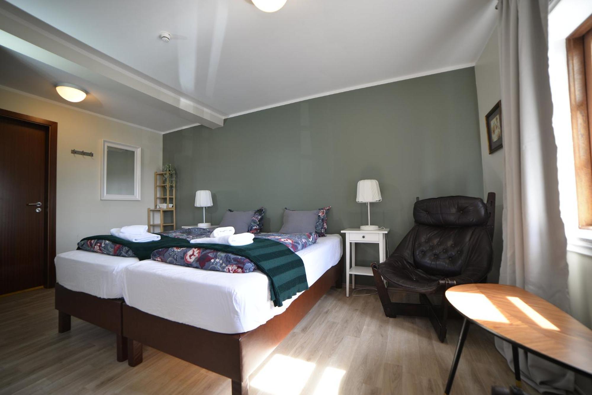 Klausturhof Guesthouse Киркьюбайярклёйстюр Экстерьер фото