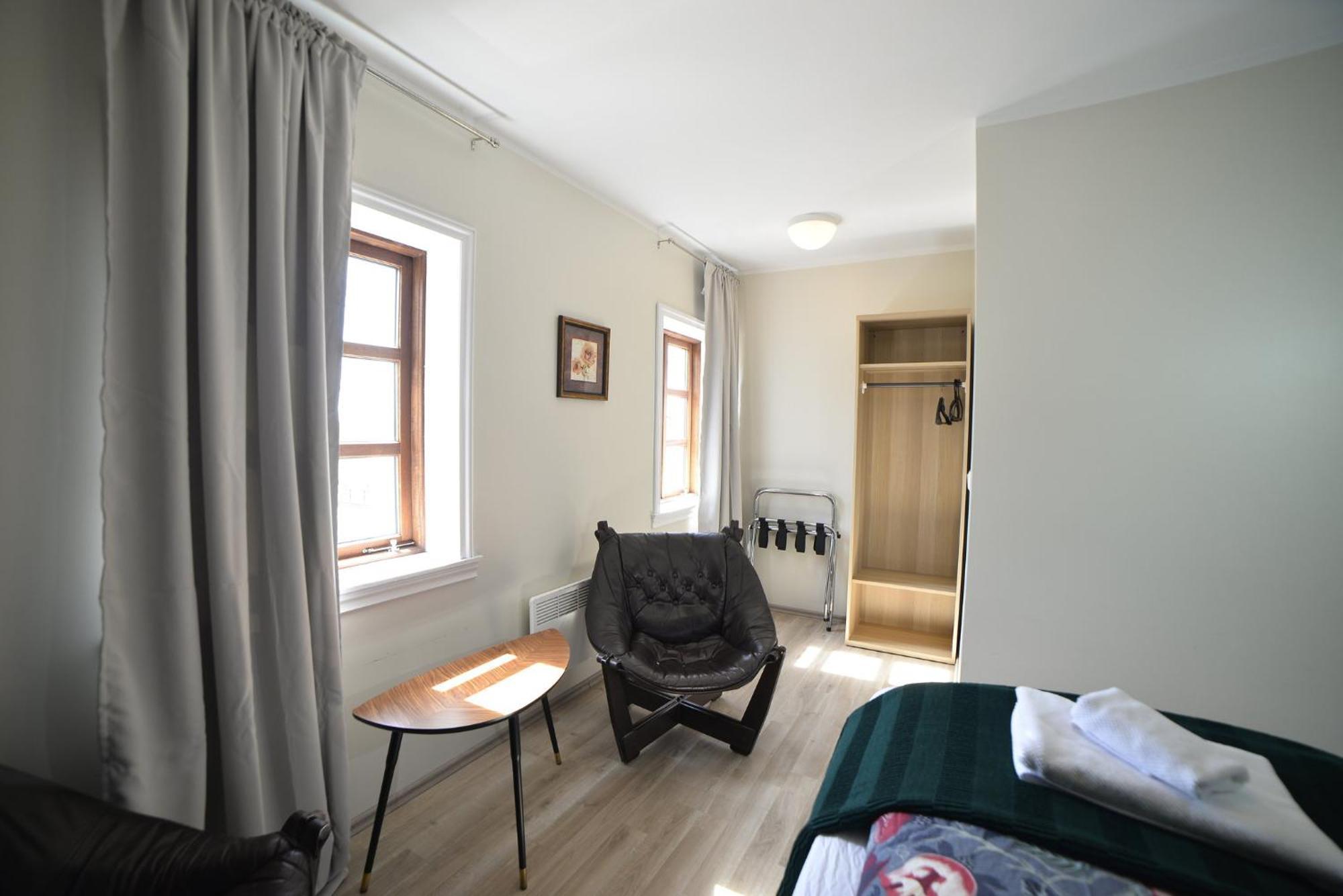 Klausturhof Guesthouse Киркьюбайярклёйстюр Экстерьер фото